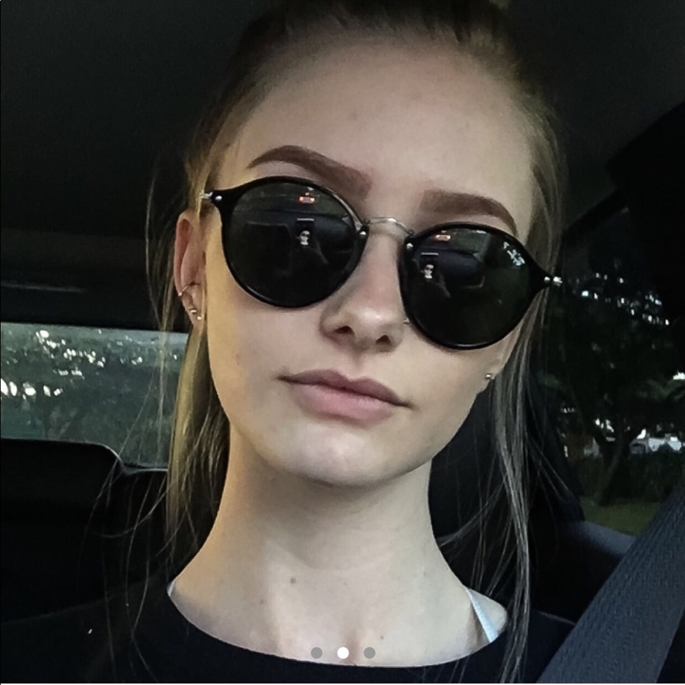 round fleck Raybans